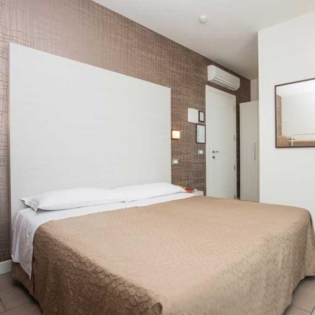 hotelmokambo en june-offer-hotel-in-cesenatico-for-couples 023