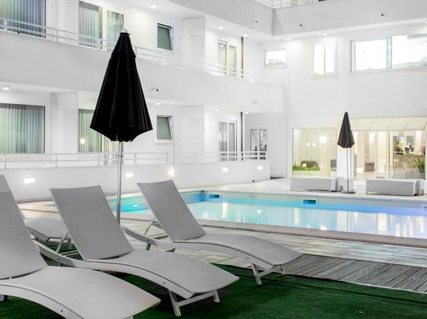 hotelmokambo en hotel-for-couples-cesenatico-with-pool-and-private-beach 015